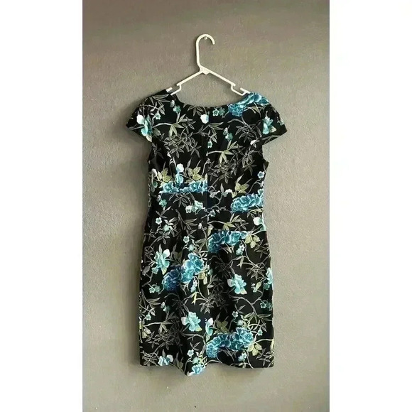 I.N. Studio Classic Look Floral Cap Sleeve Dress Size 12 - Picture 4 of 7